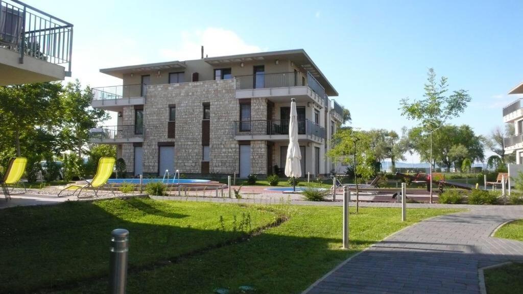 Lakeside Luxury Apartment Zamárdi Екстериор снимка