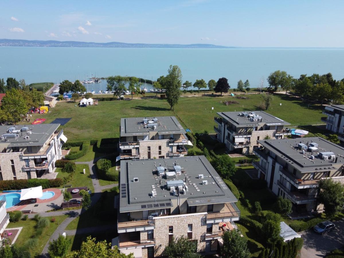 Lakeside Luxury Apartment Zamárdi Екстериор снимка