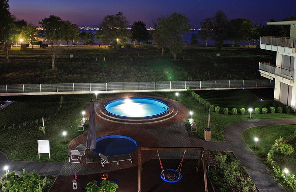 Lakeside Luxury Apartment Zamárdi Екстериор снимка